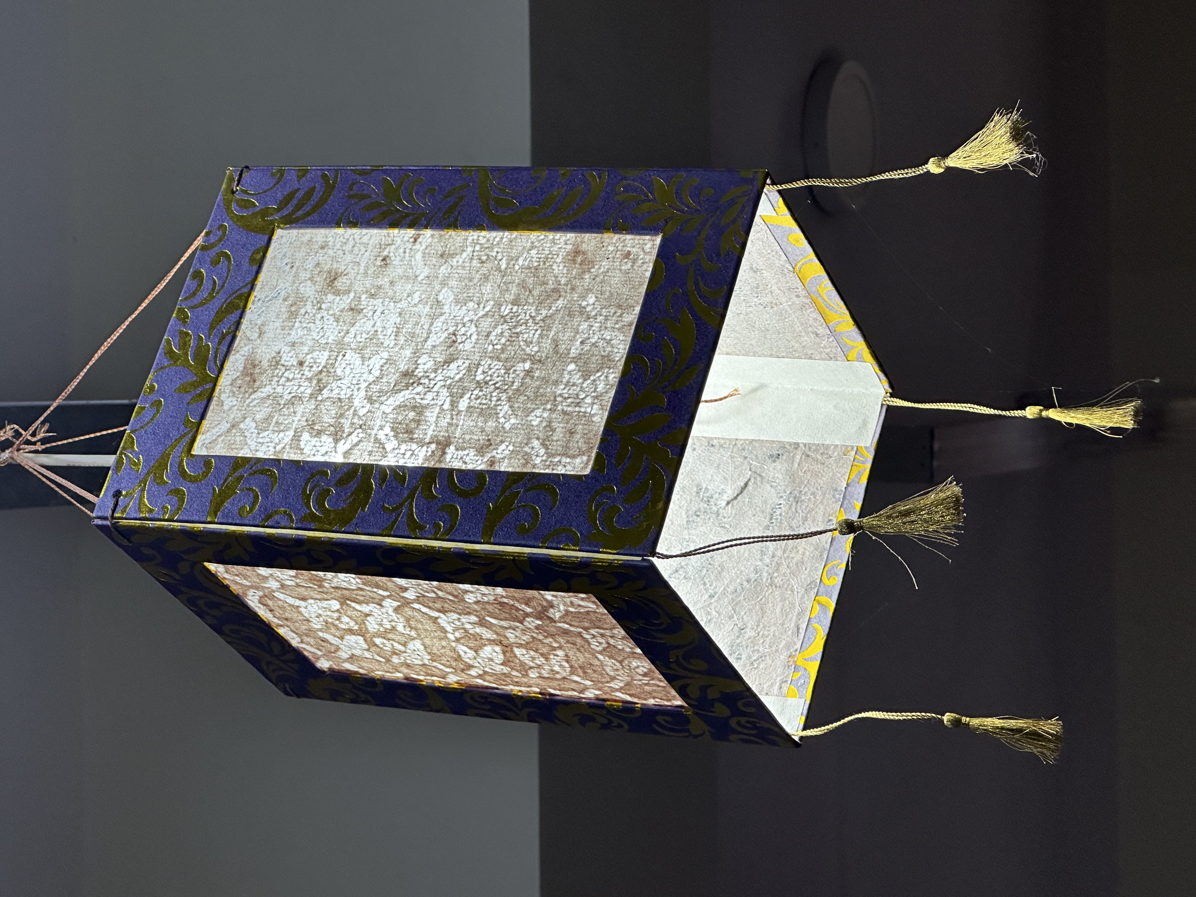 Hanging Lamp in Handmade Paper For Decoration 